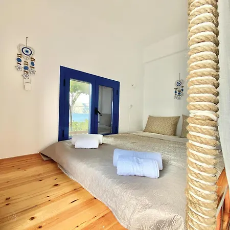 Дом отдыха Views - House Emborios