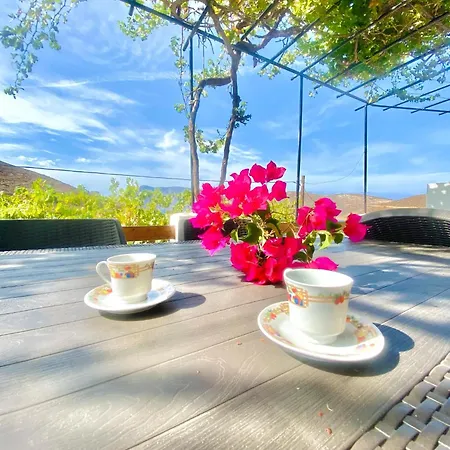 Дом отдыха Views - House Emborios